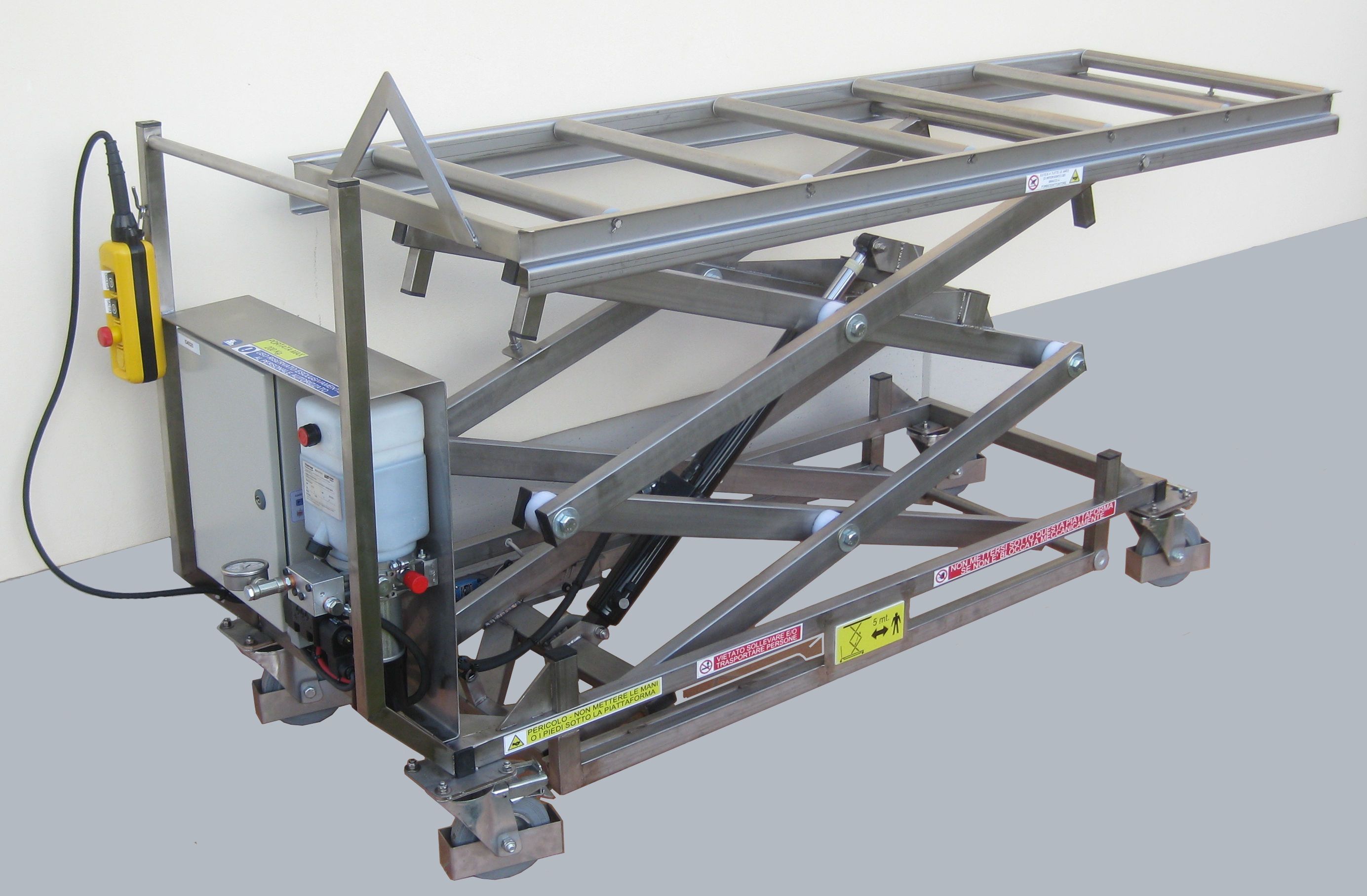 CARRELLO A PANTOGRAFO PER FERETRI OLEODINAMICO